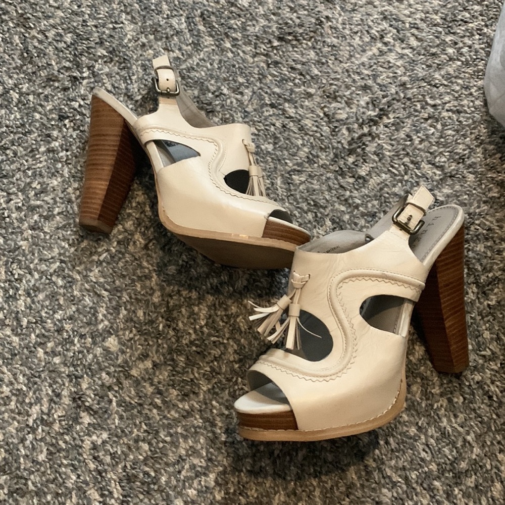 Hinge heels - Picture 2 of 4